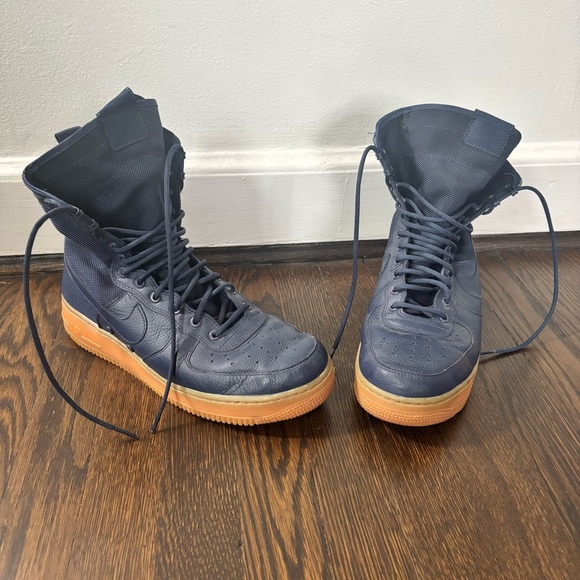 Nike SF Air Force 1 High Midnight Navy Gum Shoes Size 10 Mens 864024-400 - Picture 1 of 9